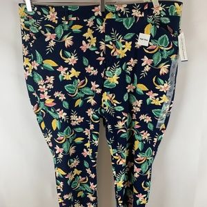 High-Waisted Secret-Slim Pockets Plus-Size Pixie